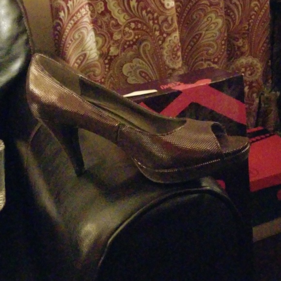 Shoes - Picture 3 of 3